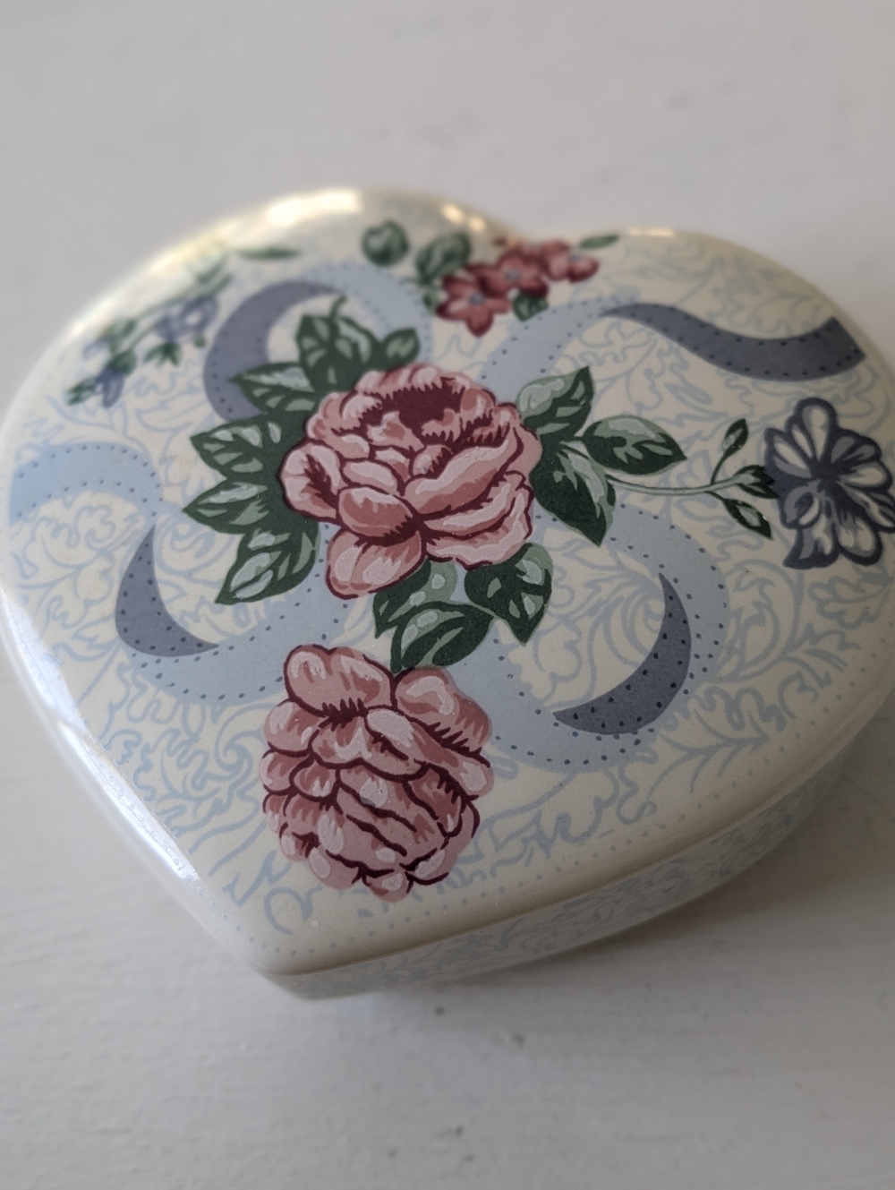 Vintage Midcentury Floral Japan Porcelain Heart Trinket Box